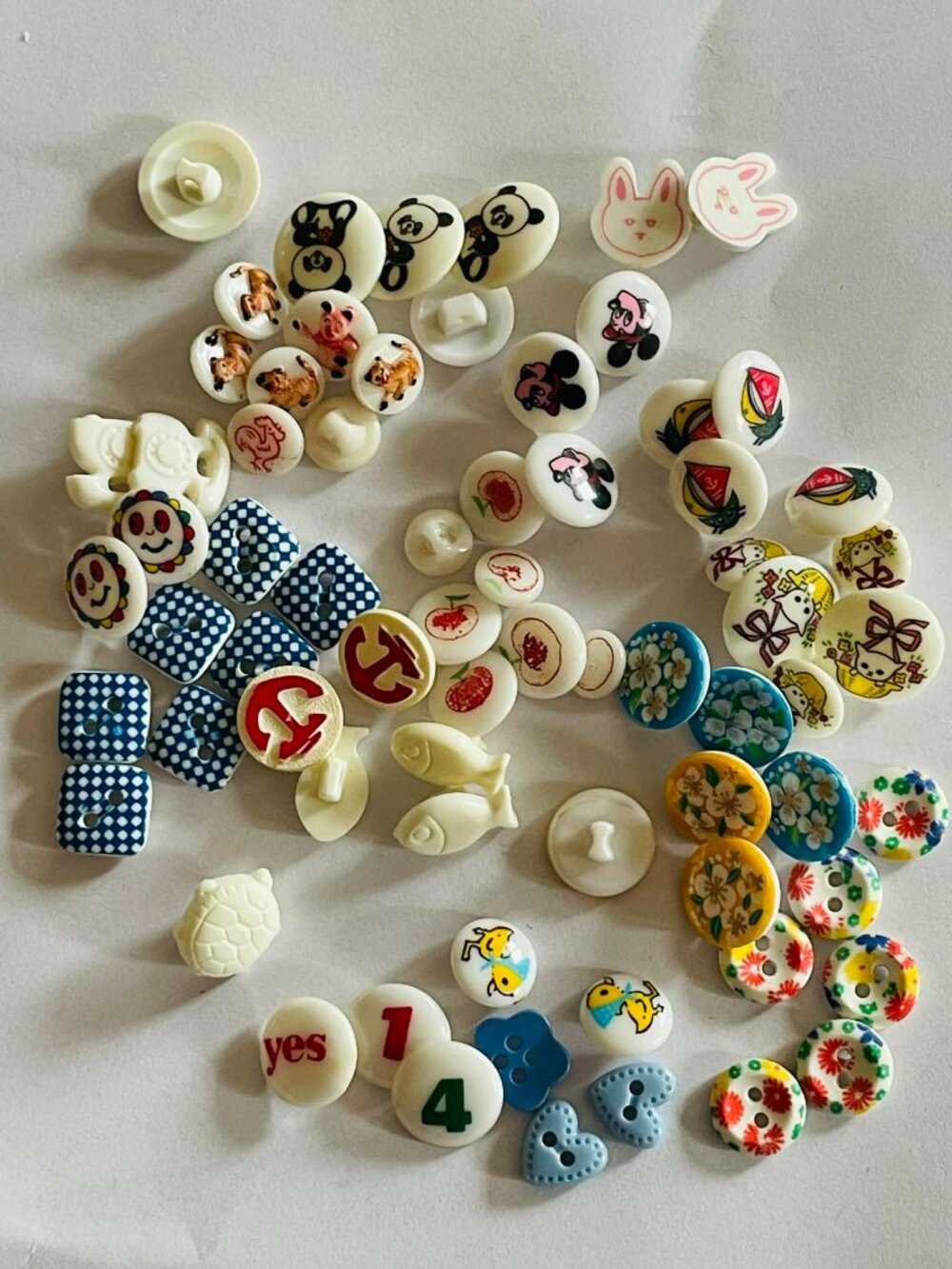 Vintage 1950s Novelty Button Lot (70) Animals Cartoon Nautical Craft Collectible